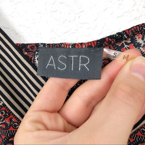 ASTR Geometric Maxi Dress Red Black S - Picture 3 of 7